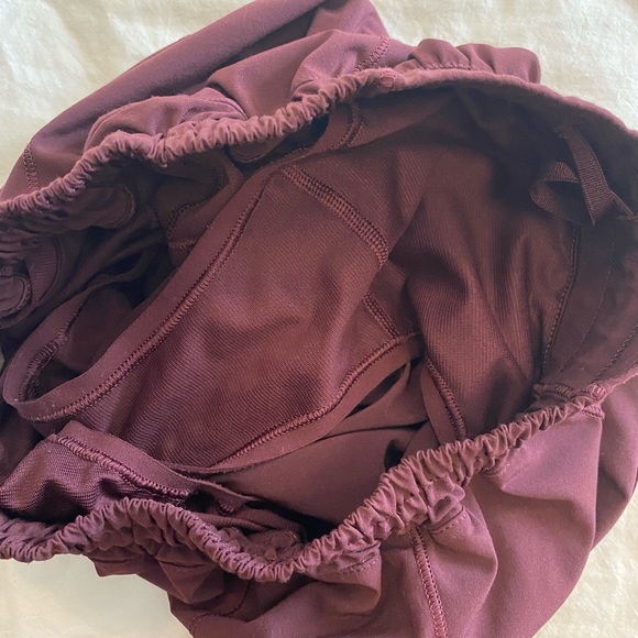 Lululemon Hotty Hot Short II *Long 4" Cassis Size 4 - Picture 6 of 11